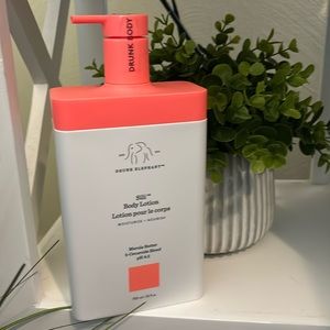 NWOT Drunk Elephant large 25oz Sili body lotion